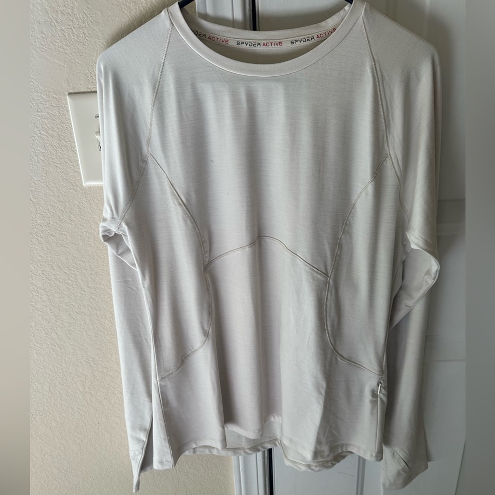 Long sleeve athletic shirt